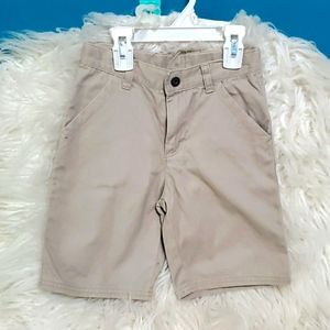 Nwot khaki Calvin Klien boys 4t shorts